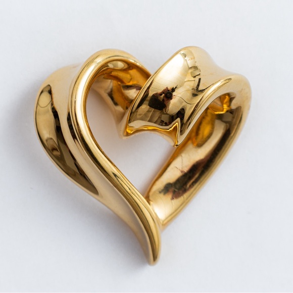 14K yellow gold heart ribbon slide pendant quality quiet luxury timeless classic - Picture 3 of 12